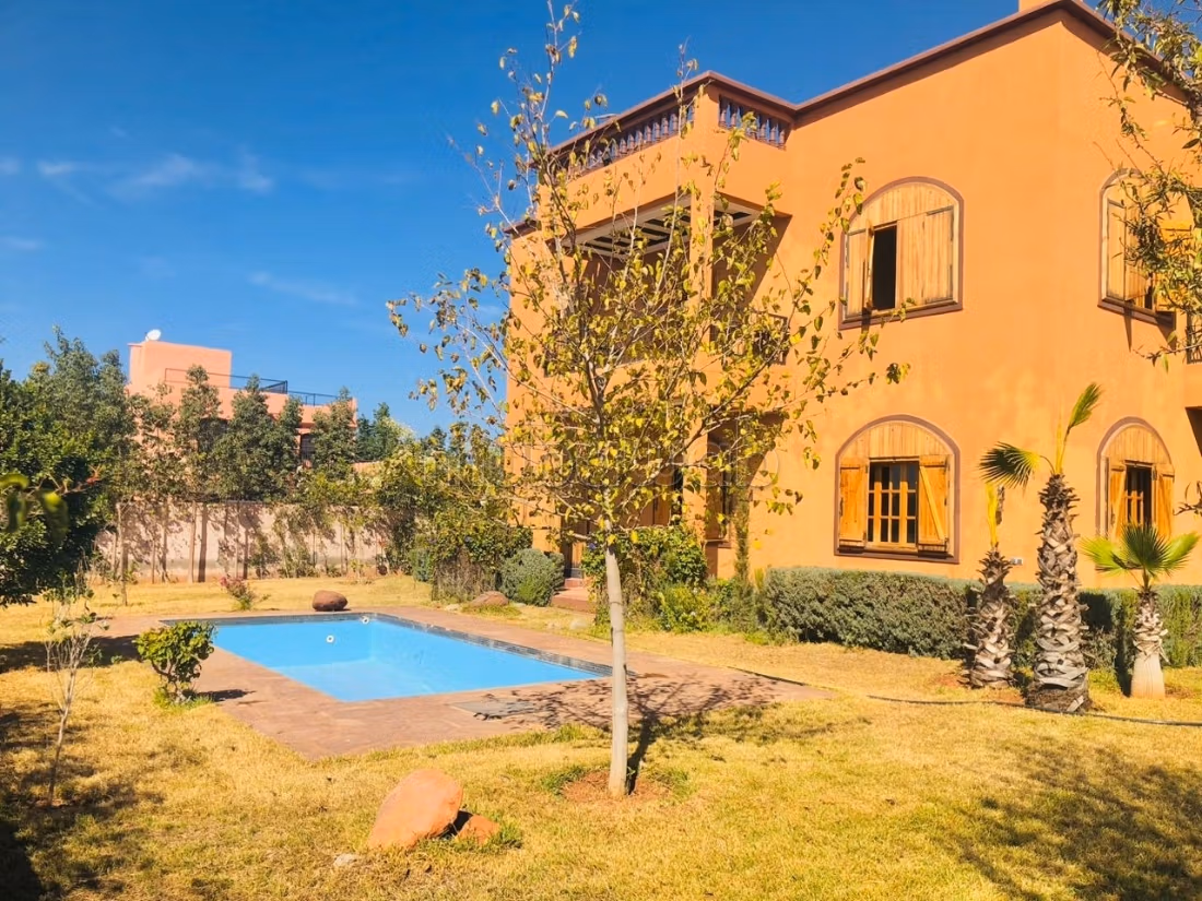 Villa à vendre 4 chambres titreé route ourika