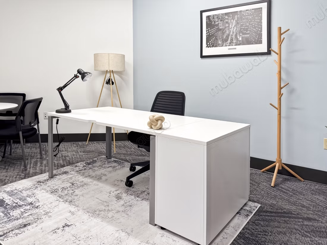 Offices for rent in Quartier du Parc. Area of 8 m². Double glazed windows and central heating