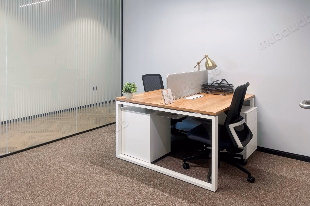 Kantoorruimte huren in Maârif. Oppervlakte 8 m². Airconditioning en conciërge