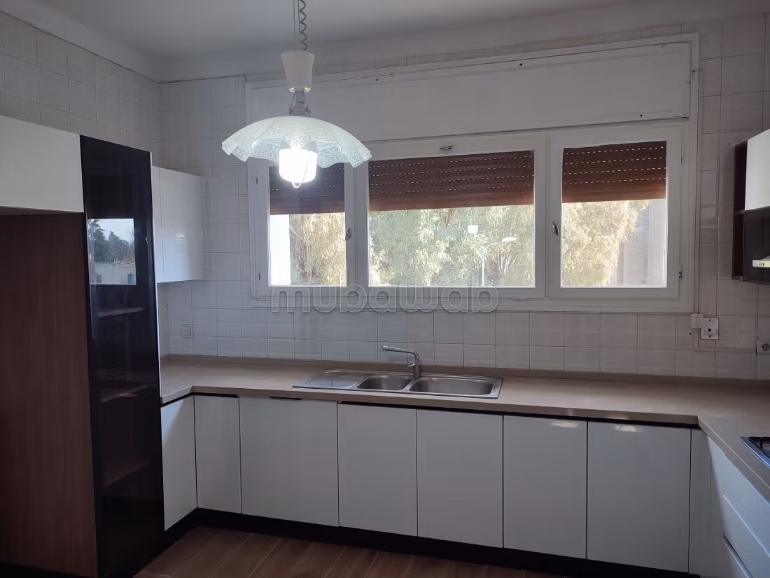A vendre appart de standing dans un quartier calme et résidentiel