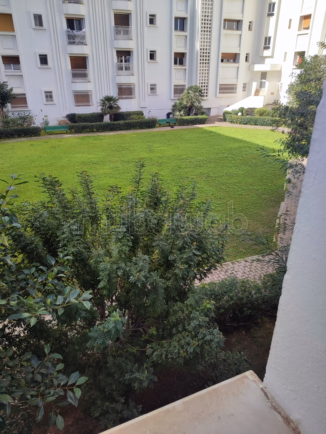 A vendre appart de standing dans un quartier calme et résidentiel