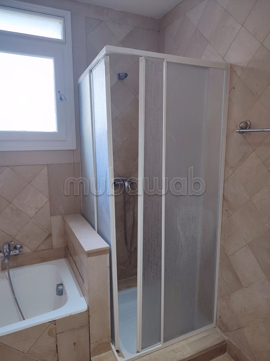 A vendre appart de standing dans un quartier calme et résidentiel
