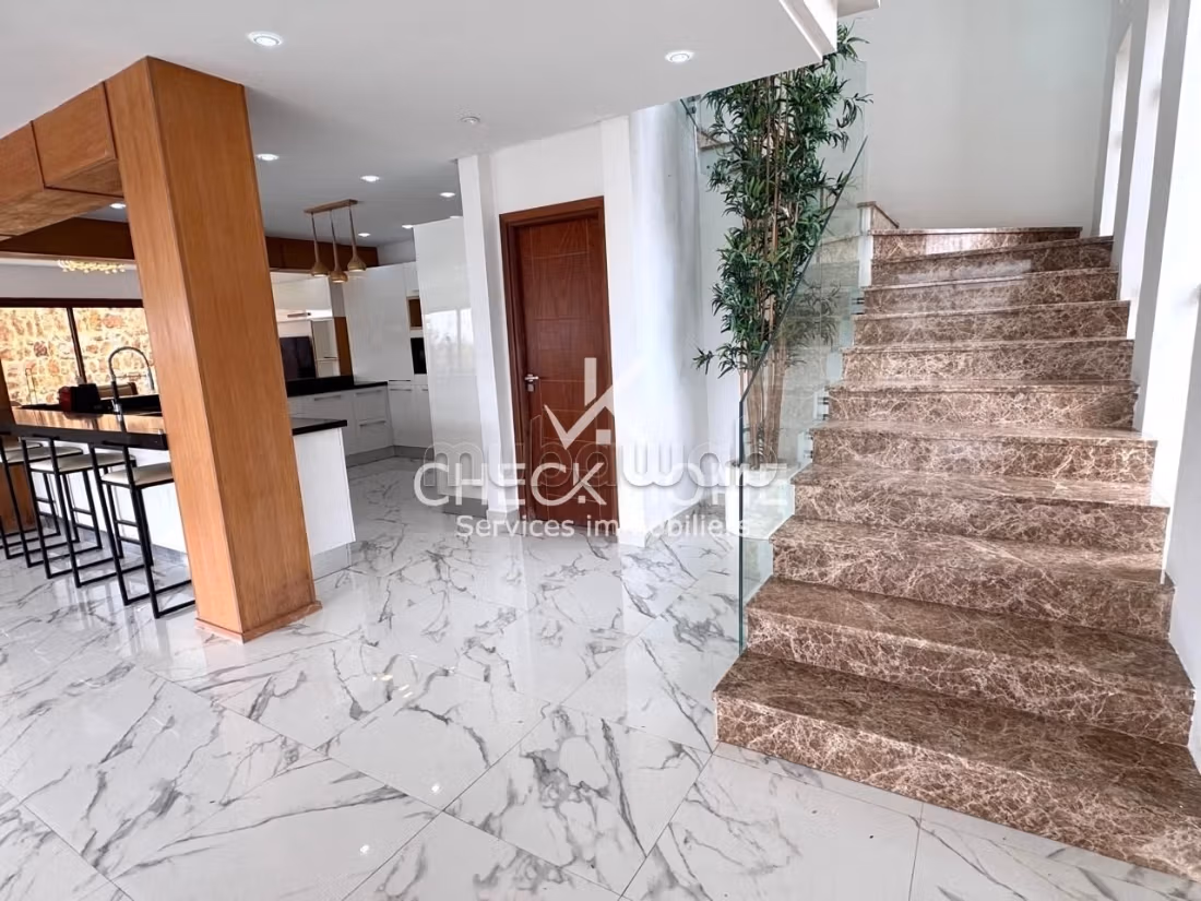 A vendre Villa Prestige s3 à Hammamet Sud