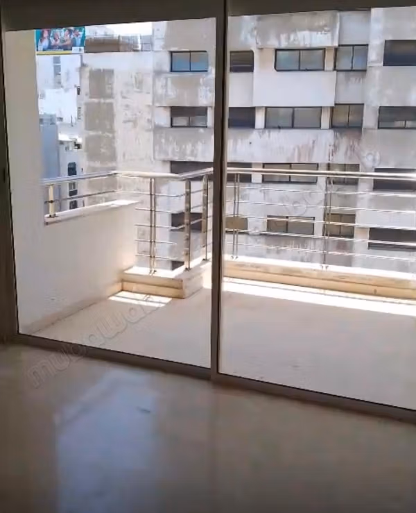 Apparemment à vendre Racine