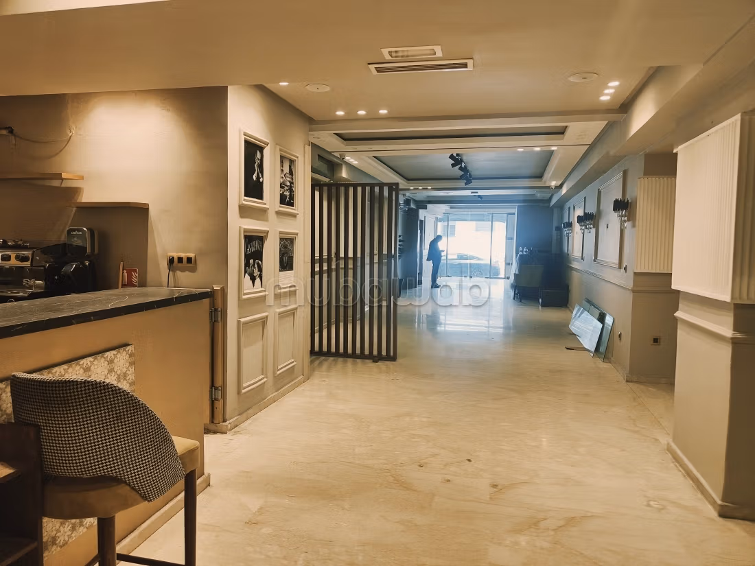 Local commercial en location à Racine.
Superficie 130 m²