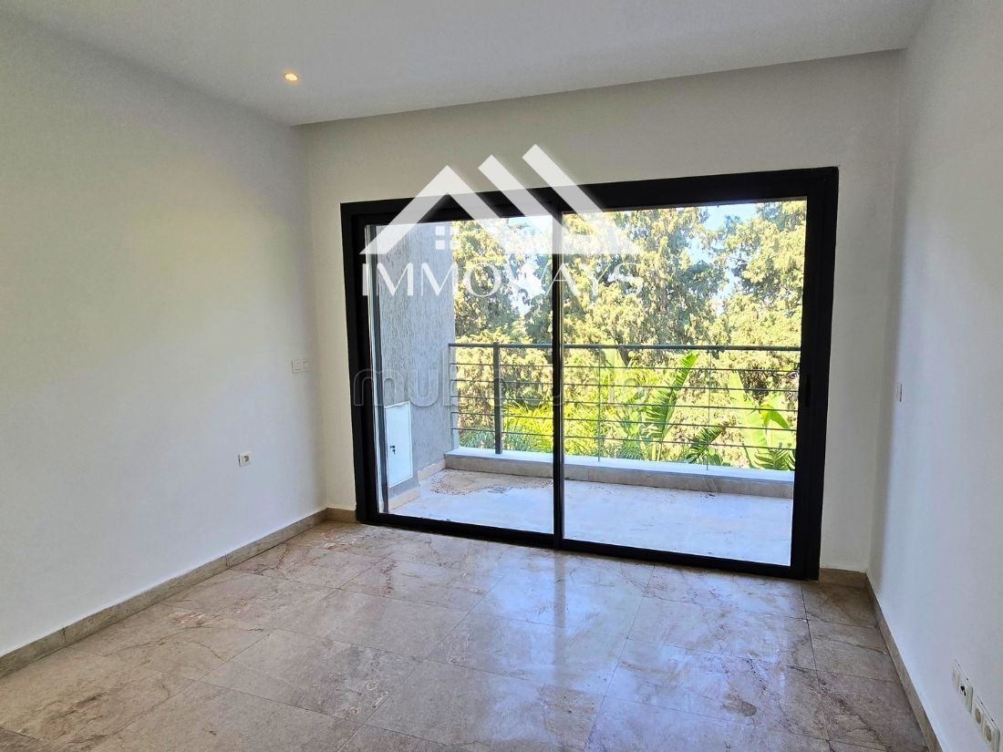 Loft moderne sur 3 niveaux avec piscine