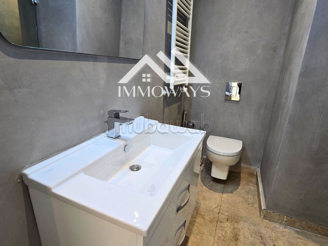 Loft moderne sur 3 niveaux avec piscine