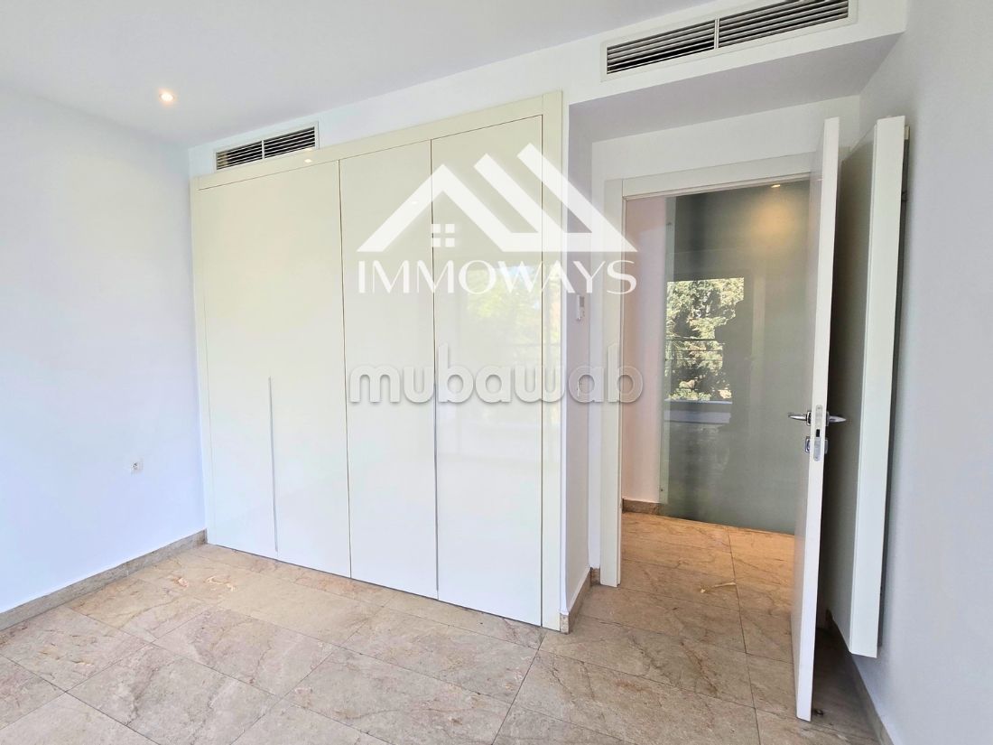 Loft moderne sur 3 niveaux avec piscine