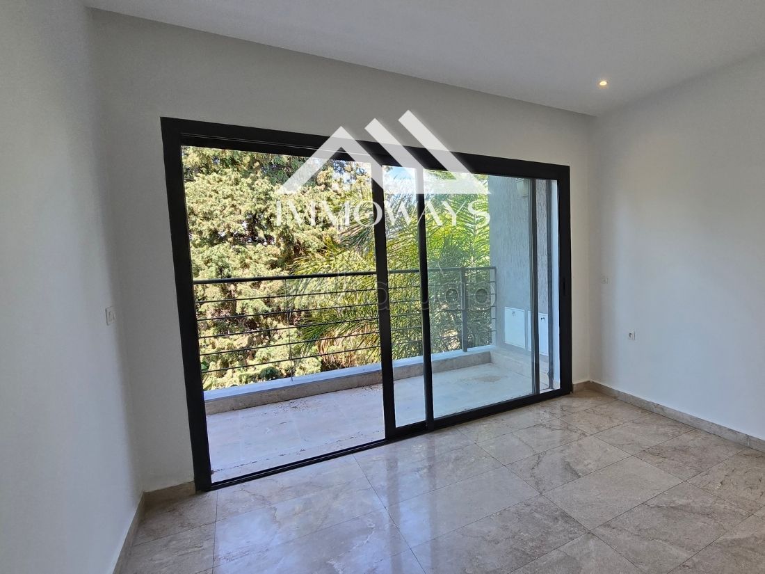 Loft moderne sur 3 niveaux avec piscine