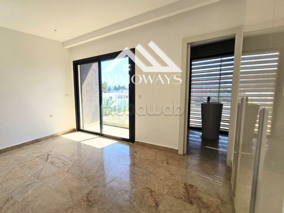 Loft moderne sur 3 niveaux avec piscine