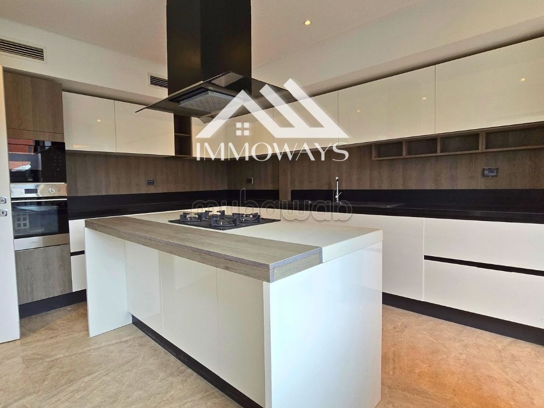 Loft moderne sur 3 niveaux avec piscine