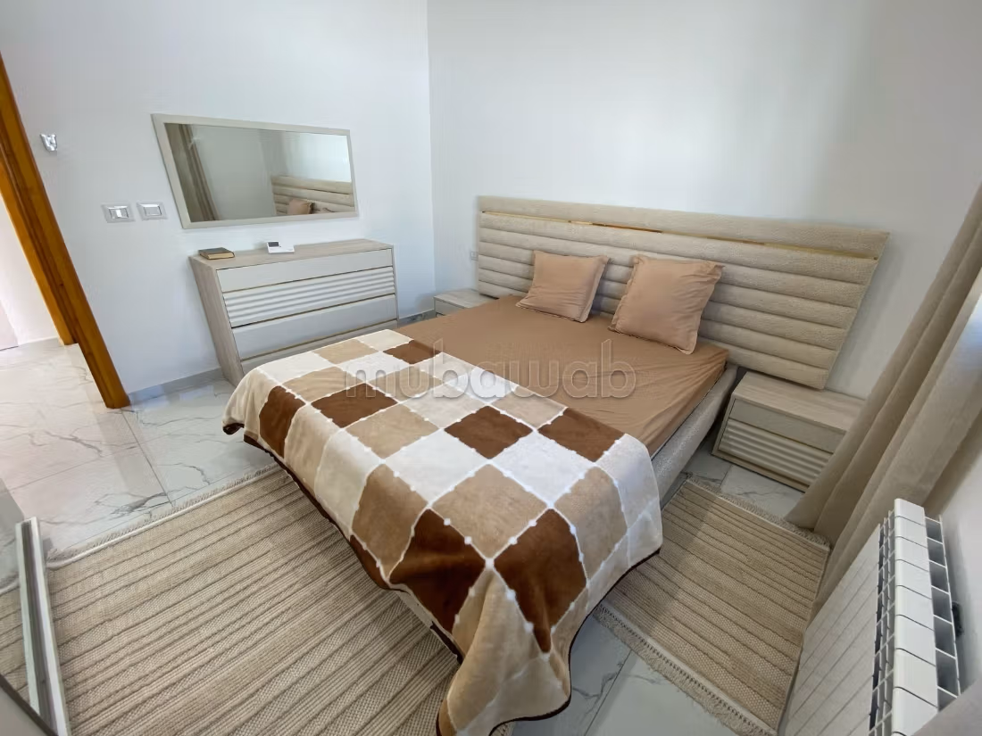 Villa avec à louer saisonnière à Djerba. 4 chambres. Bien meublé