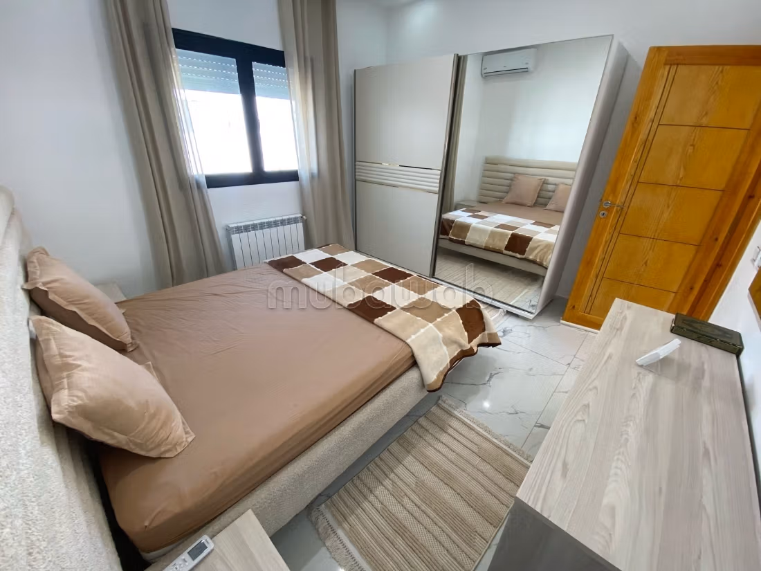 Villa avec à louer saisonnière à Djerba. 4 chambres. Bien meublé
