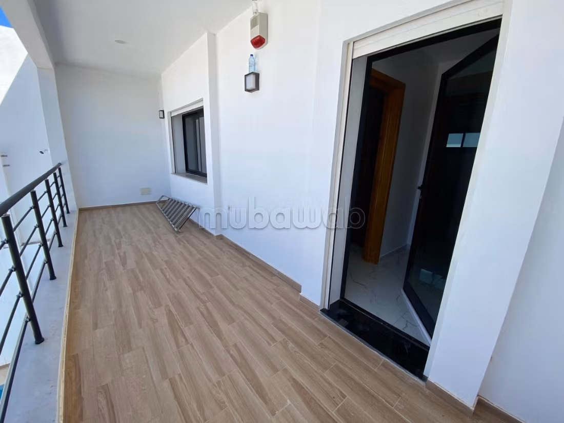 Villa avec à louer saisonnière à Djerba. 4 chambres. Bien meublé