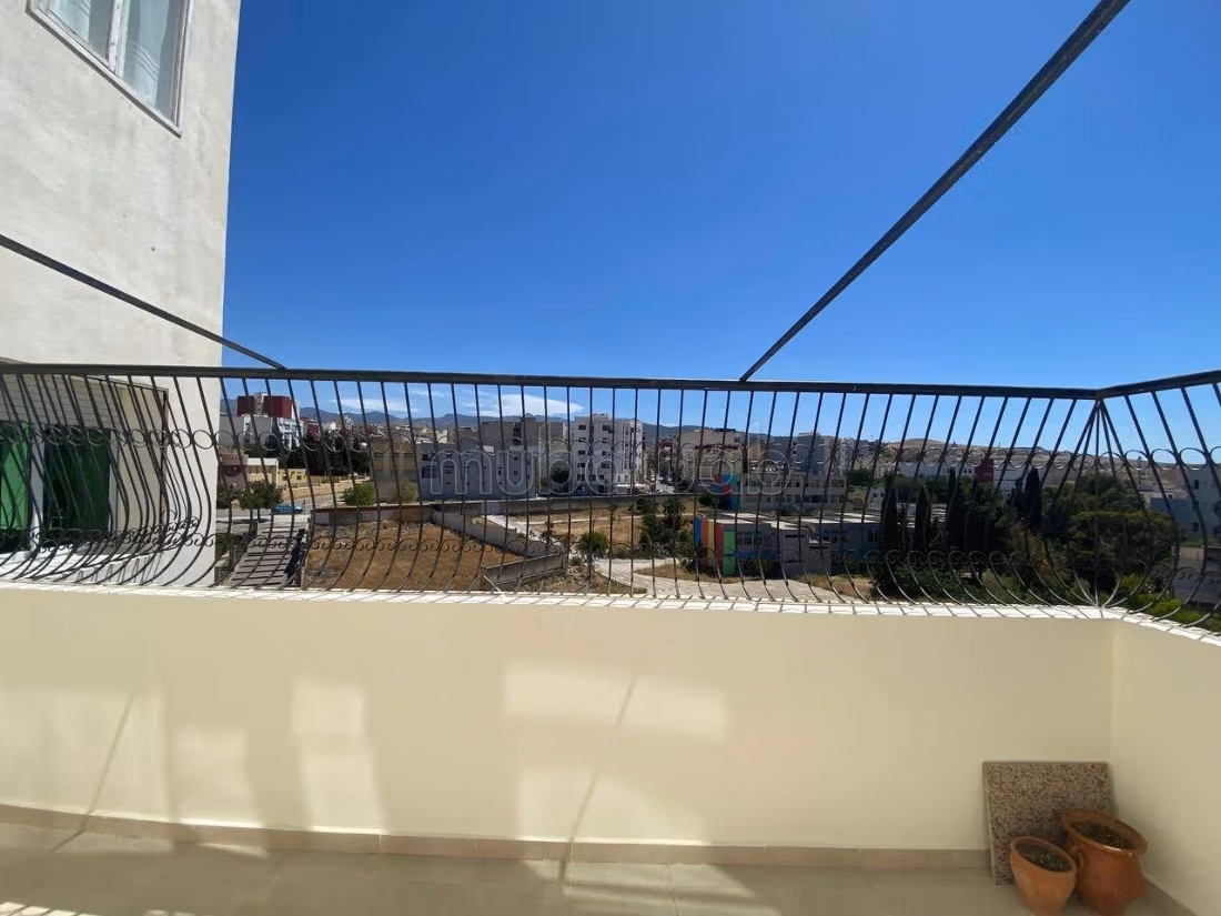 Piso en venta. 4 habitaciones confortables. Terraza y ascensor