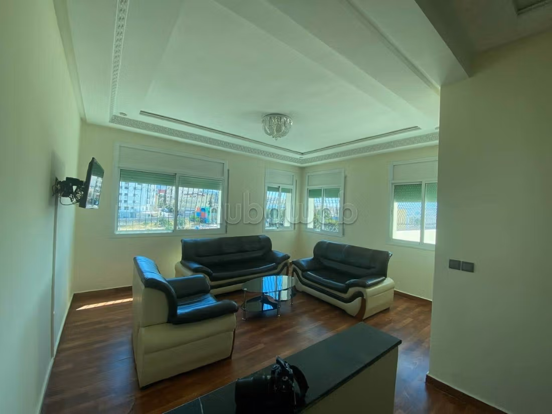 Piso en venta. 4 habitaciones confortables. Terraza y ascensor