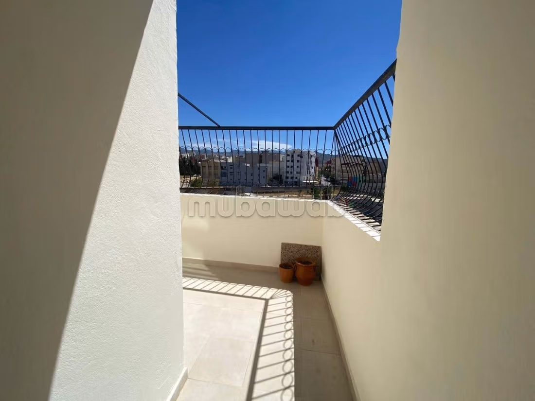Piso en venta. 4 habitaciones confortables. Terraza y ascensor