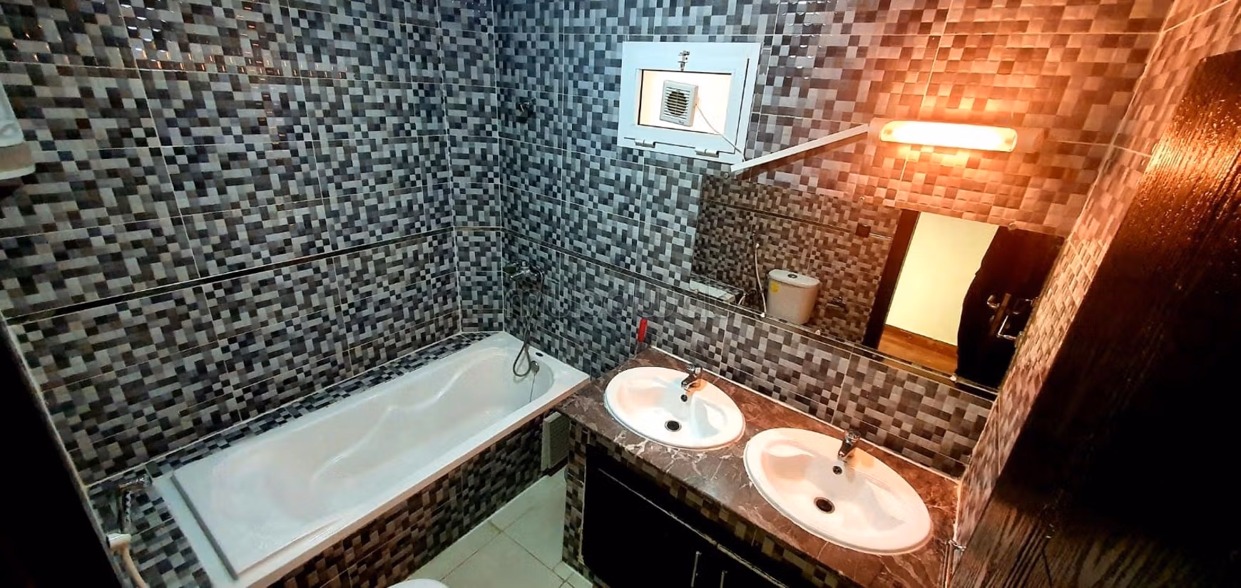 Piso en venta. 4 habitaciones confortables. Terraza y ascensor