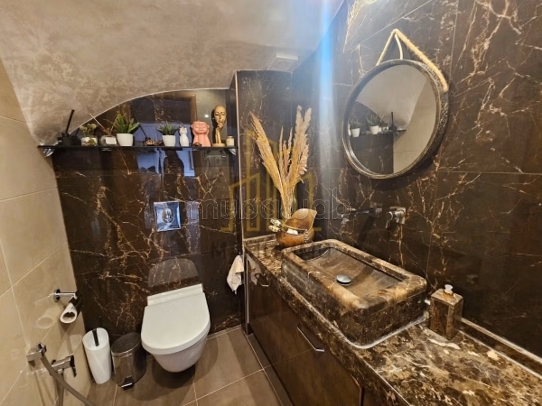 In vendita un duplex a Giardino di Cartagine