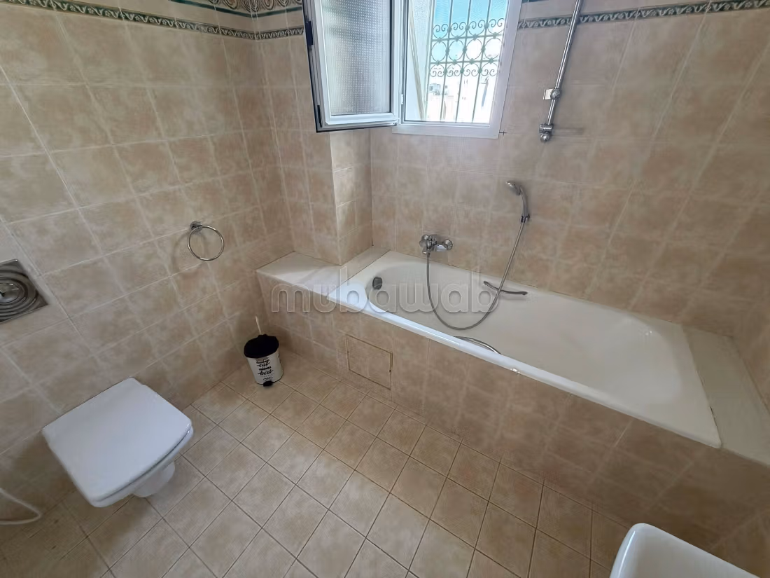 Una villa indipendente nei giardini di Aouina