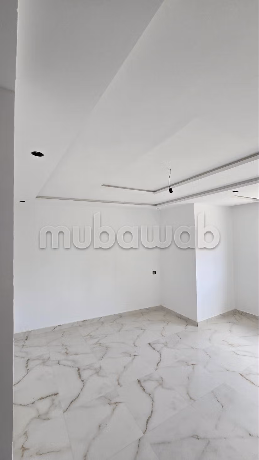 Sell apartment. 2 beautiful rooms. Quiet sorroundings with mountain view, Secured door