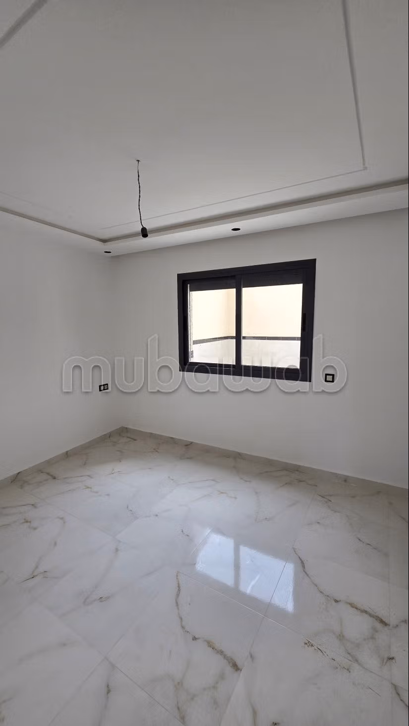 Sell apartment. 2 beautiful rooms. Quiet sorroundings with mountain view, Secured door