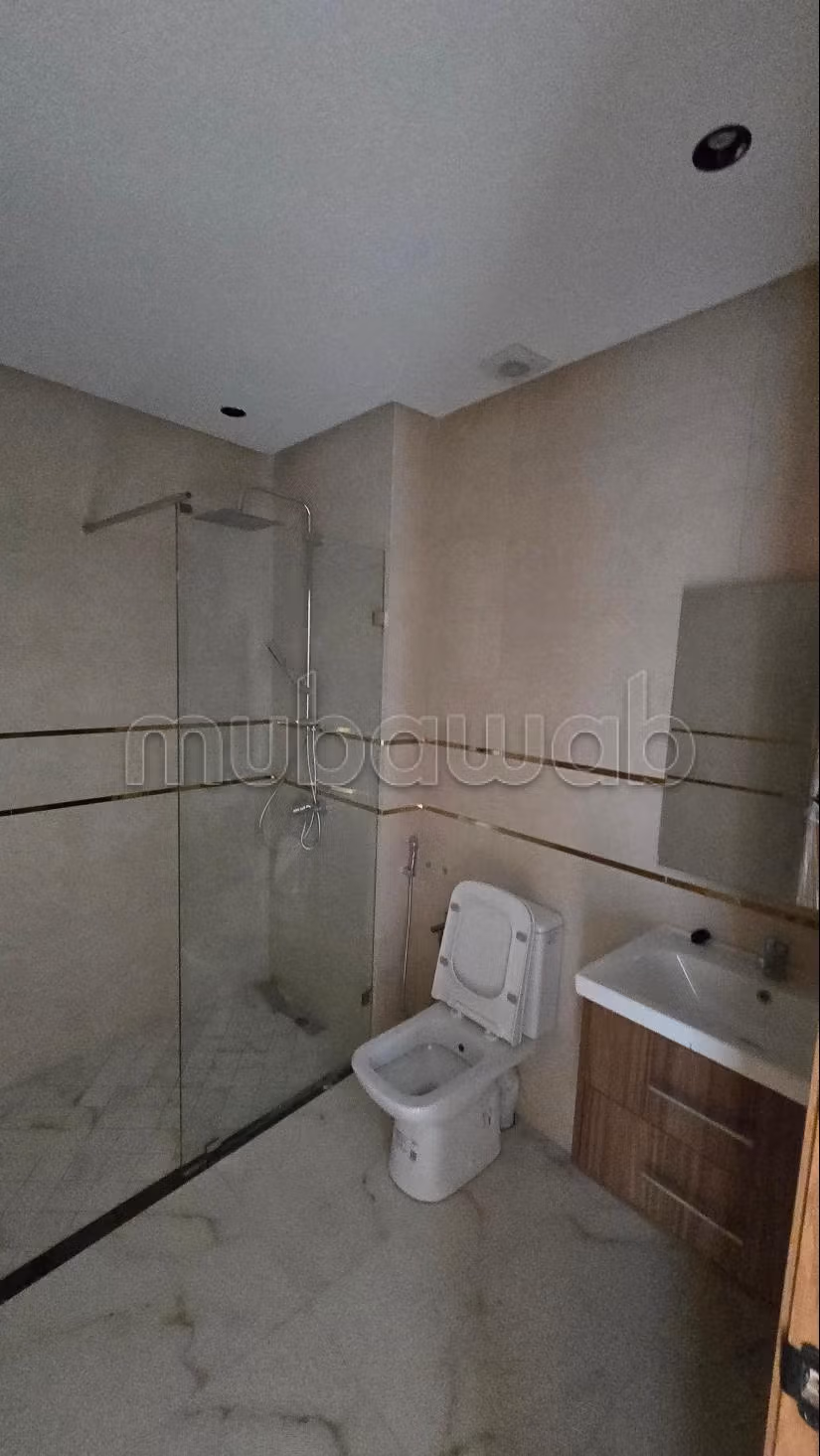 Sell apartment. 2 beautiful rooms. Quiet sorroundings with mountain view, Secured door