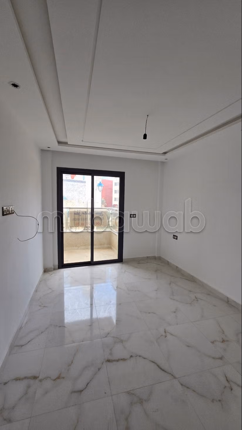 Sell apartment. 2 beautiful rooms. Quiet sorroundings with mountain view, Secured door