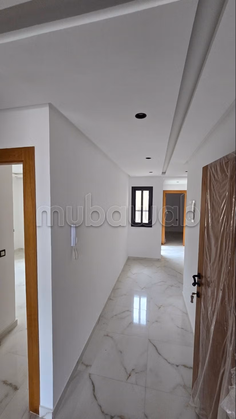 Sell apartment. 2 beautiful rooms. Quiet sorroundings with mountain view, Secured door
