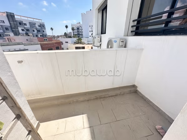 Studio bien situé quartier Palmier vide
