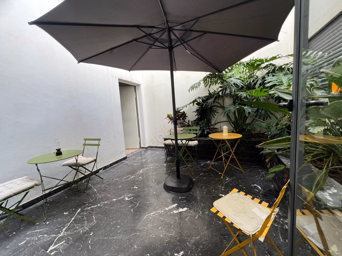 Te huur een schitterende grote luxe studio