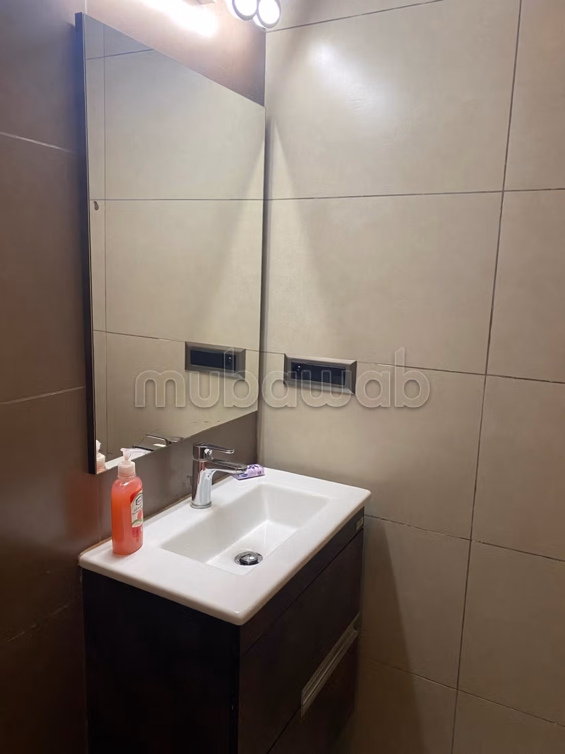 Apartment for rent in Ain Diab. 3 rooms. Storage unit