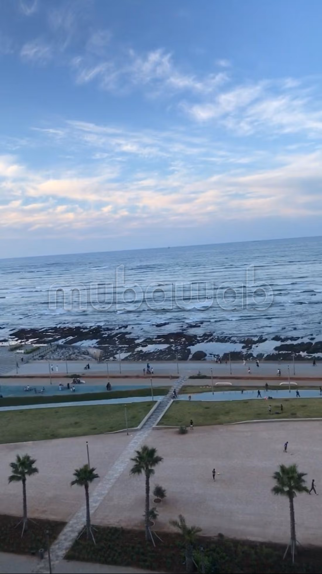 Apartment for rent in Ain Diab. 3 rooms. Storage unit