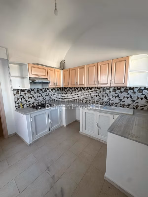 Location annuelle s3 sans meubles à khzema