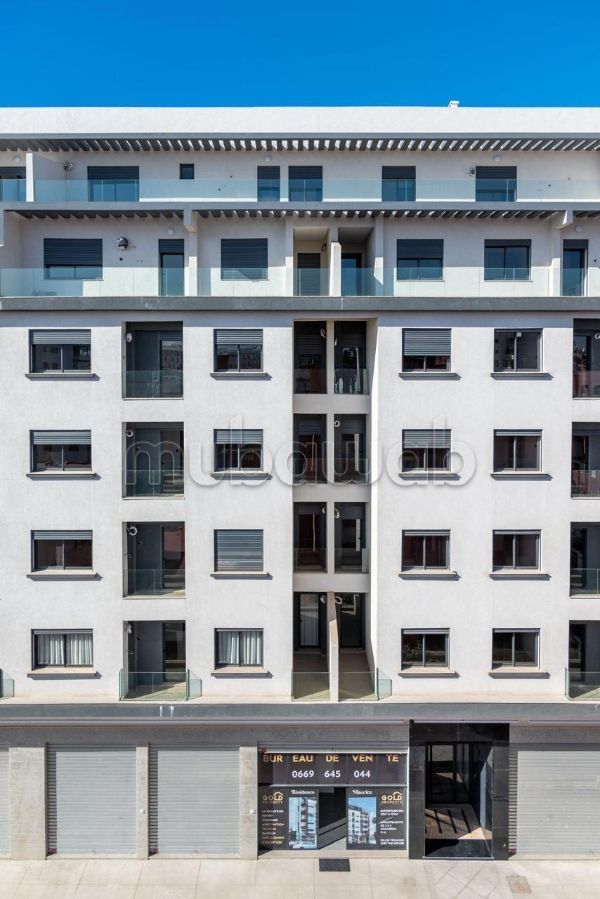 Beautiful apartment for sale in Aïn Sebaâ. Large area 104 m²