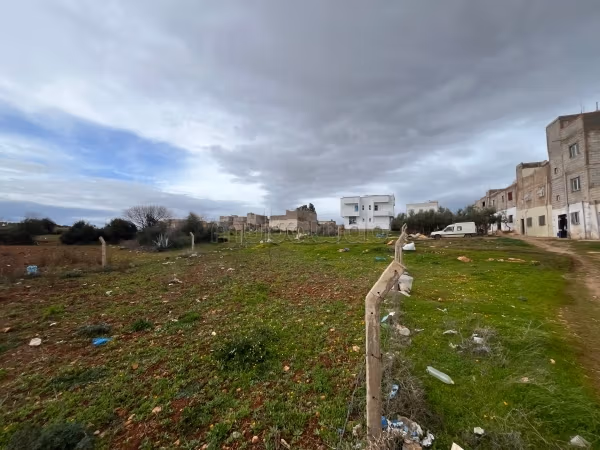 Land beschikbaar in Route ain Chkaf. Oppervlakte 300 m²