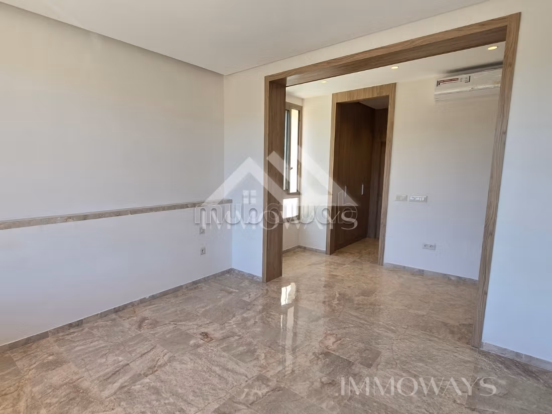 Duplex neuf avec piscine à Marsa Les Pins