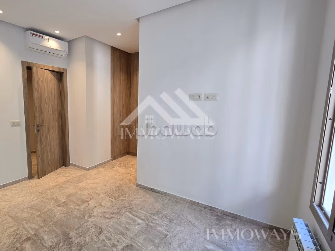 Duplex neuf avec piscine à Marsa Les Pins