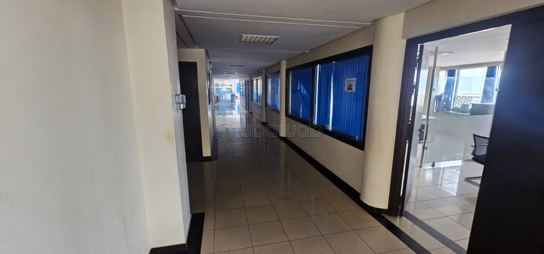 Edificio industrial de 8.200 m de superficie útil a la venta situado en plena ruta costera de Ain Sebaa