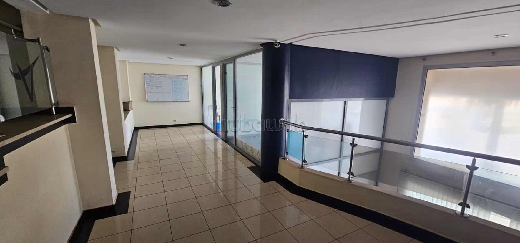 Edificio industrial de 8.200 m de superficie útil a la venta situado en plena ruta costera de Ain Sebaa