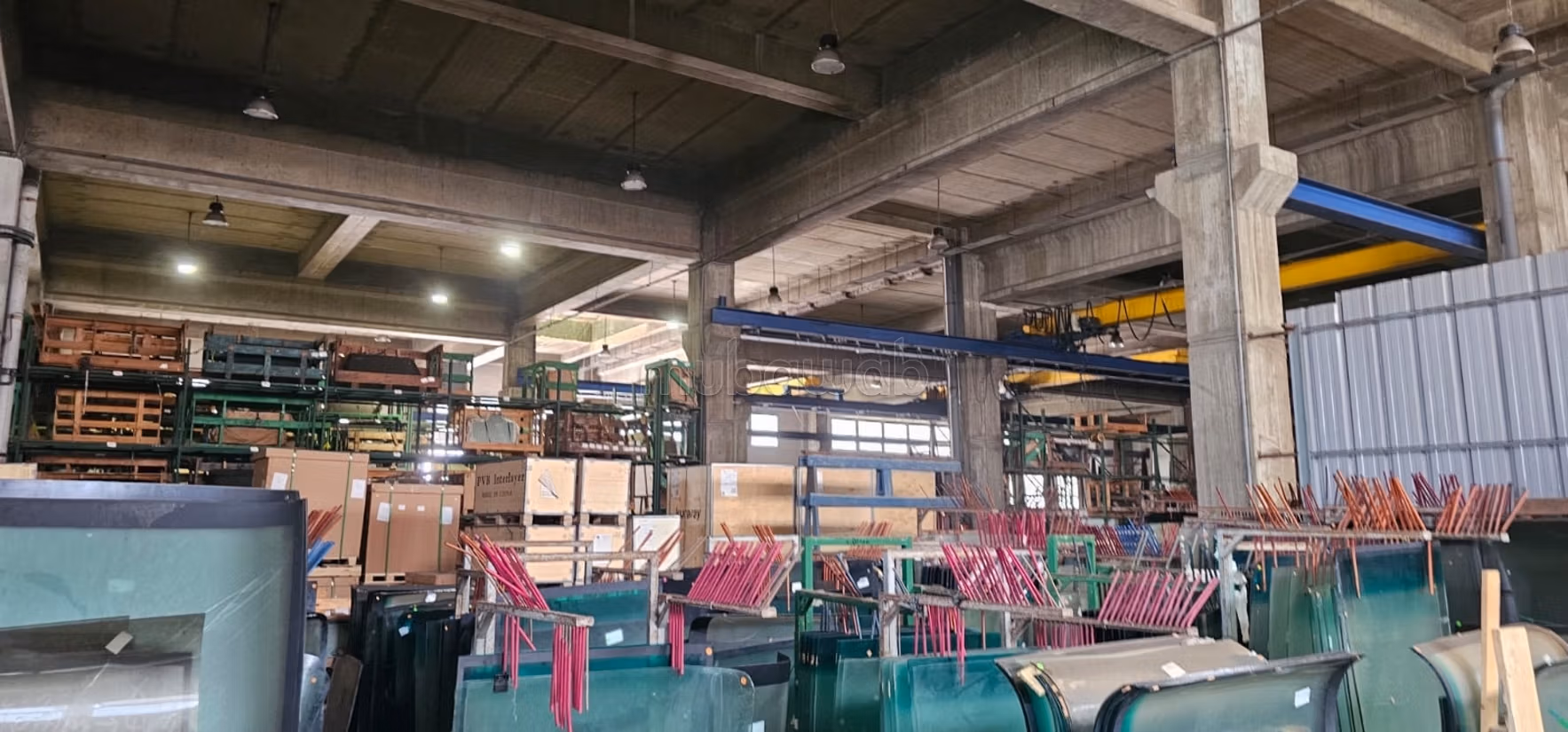 Edificio industrial de 8.200 m de superficie útil a la venta situado en plena ruta costera de Ain Sebaa
