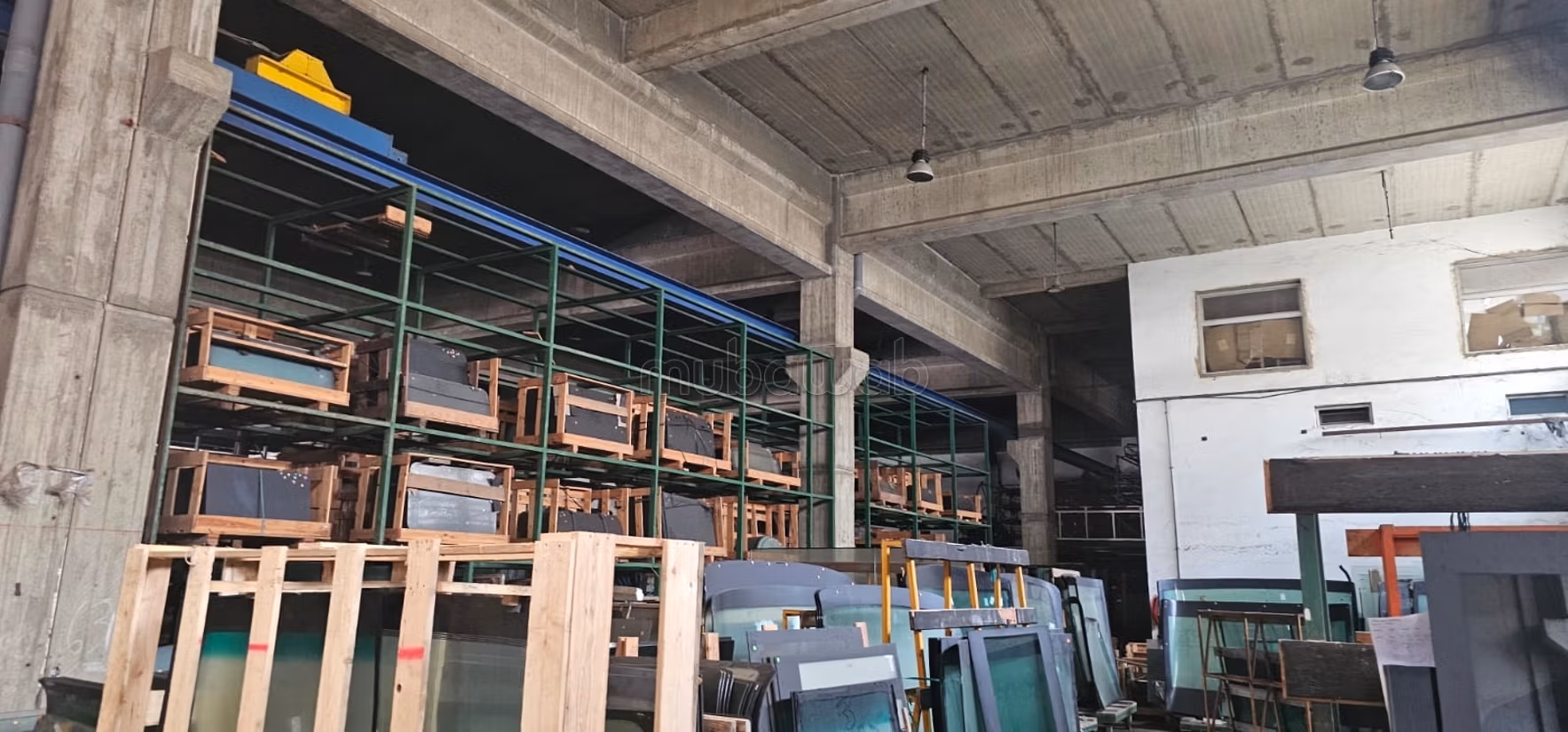 Edificio industrial de 8.200 m de superficie útil a la venta situado en plena ruta costera de Ain Sebaa