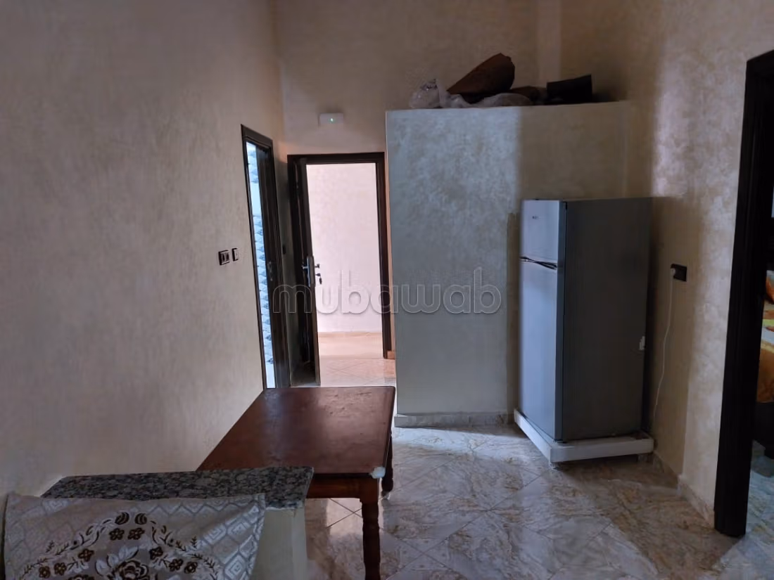 Splendida casa in affitto. 2 camere da letto. Ammobiliato