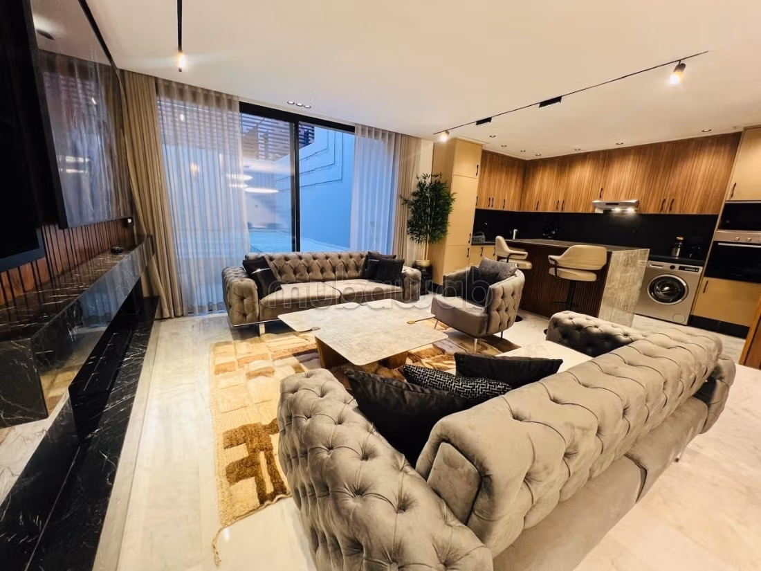 Superbe appartement à vendre à Camp Al Ghoul. 3 pièces confortables. Meublé