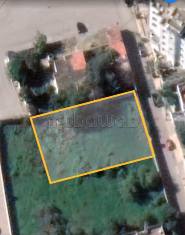 Terrain à la vente à Agdal. 
Surface de 780 m²