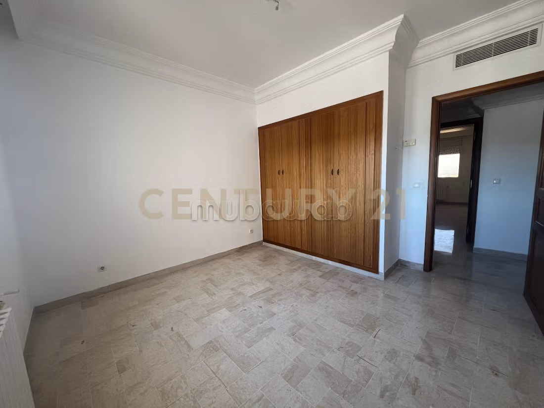 A vendre Appartement en S4 à ennasr 2