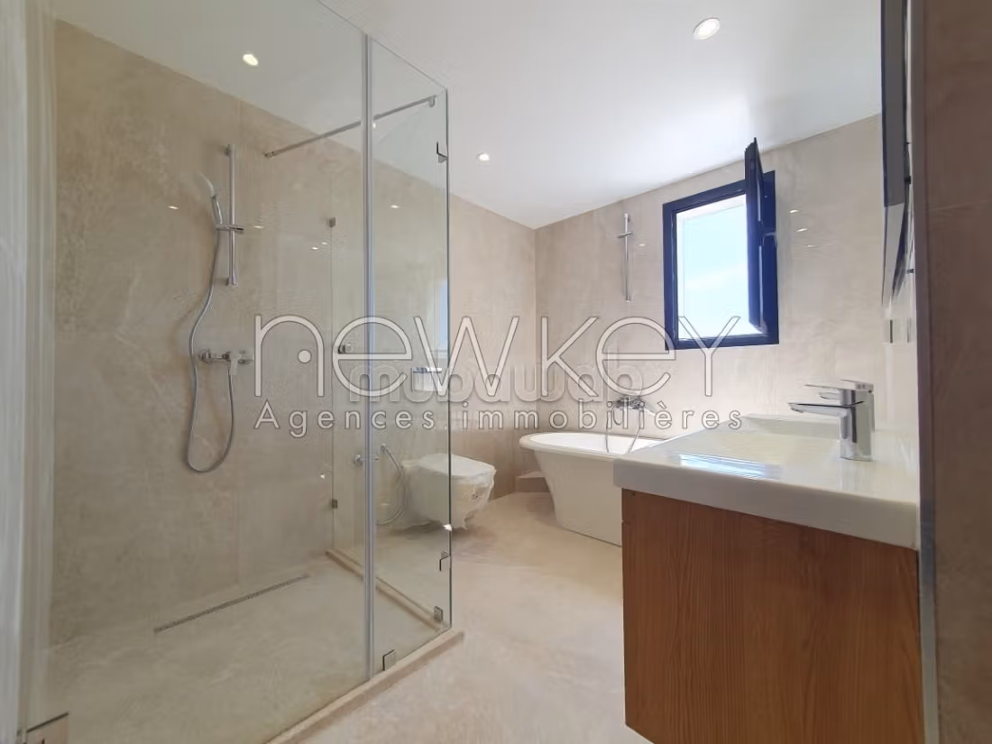 Villa S4 à vendre à La Soukra