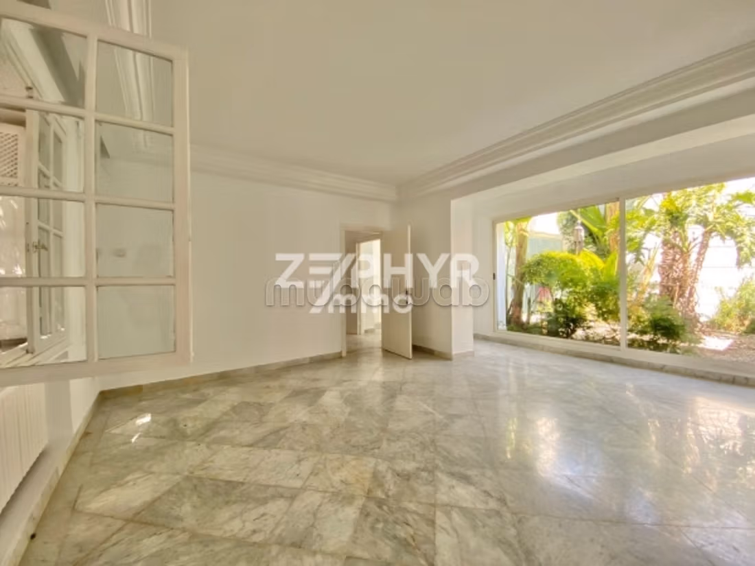 A louer Villa avec un grand jardin et piscine à Carthage