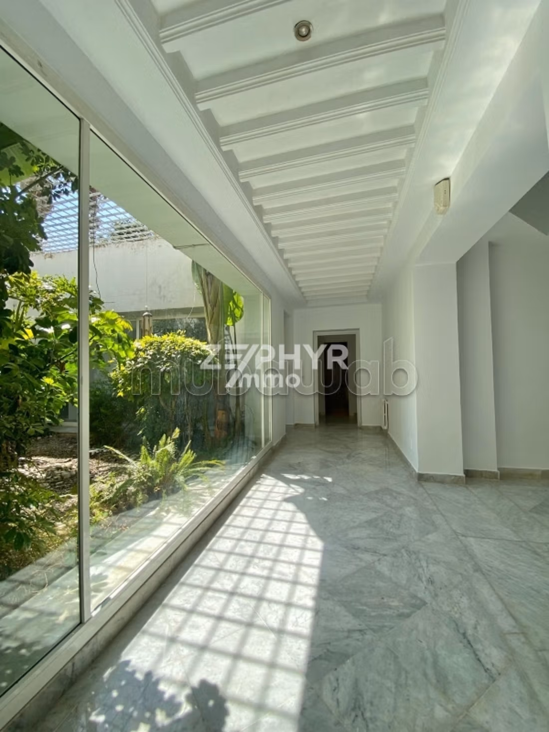 A louer Villa avec un grand jardin et piscine à Carthage