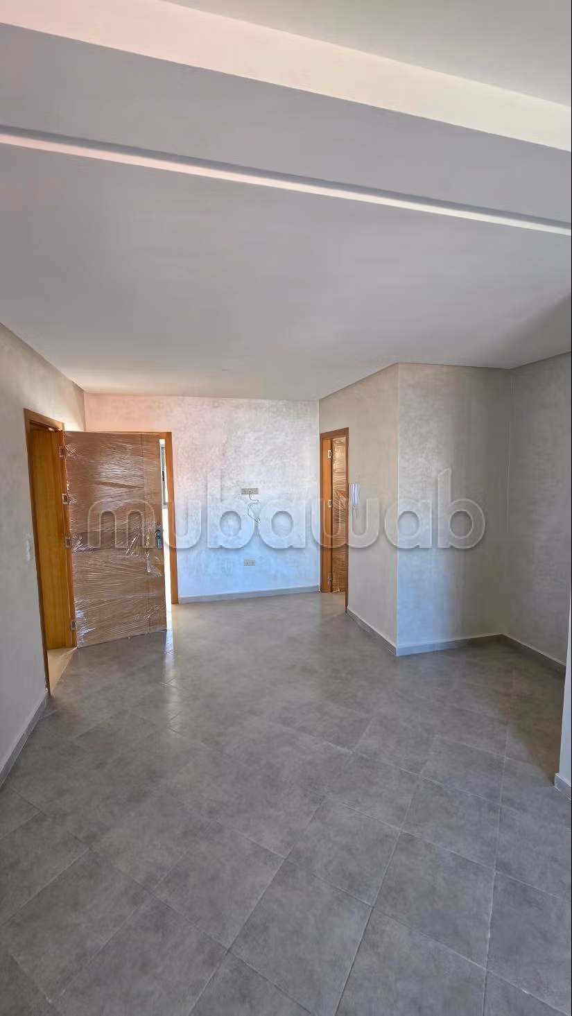 Fabulous apartment for sale. Small area 74 m². Traditional living room, Secured residence